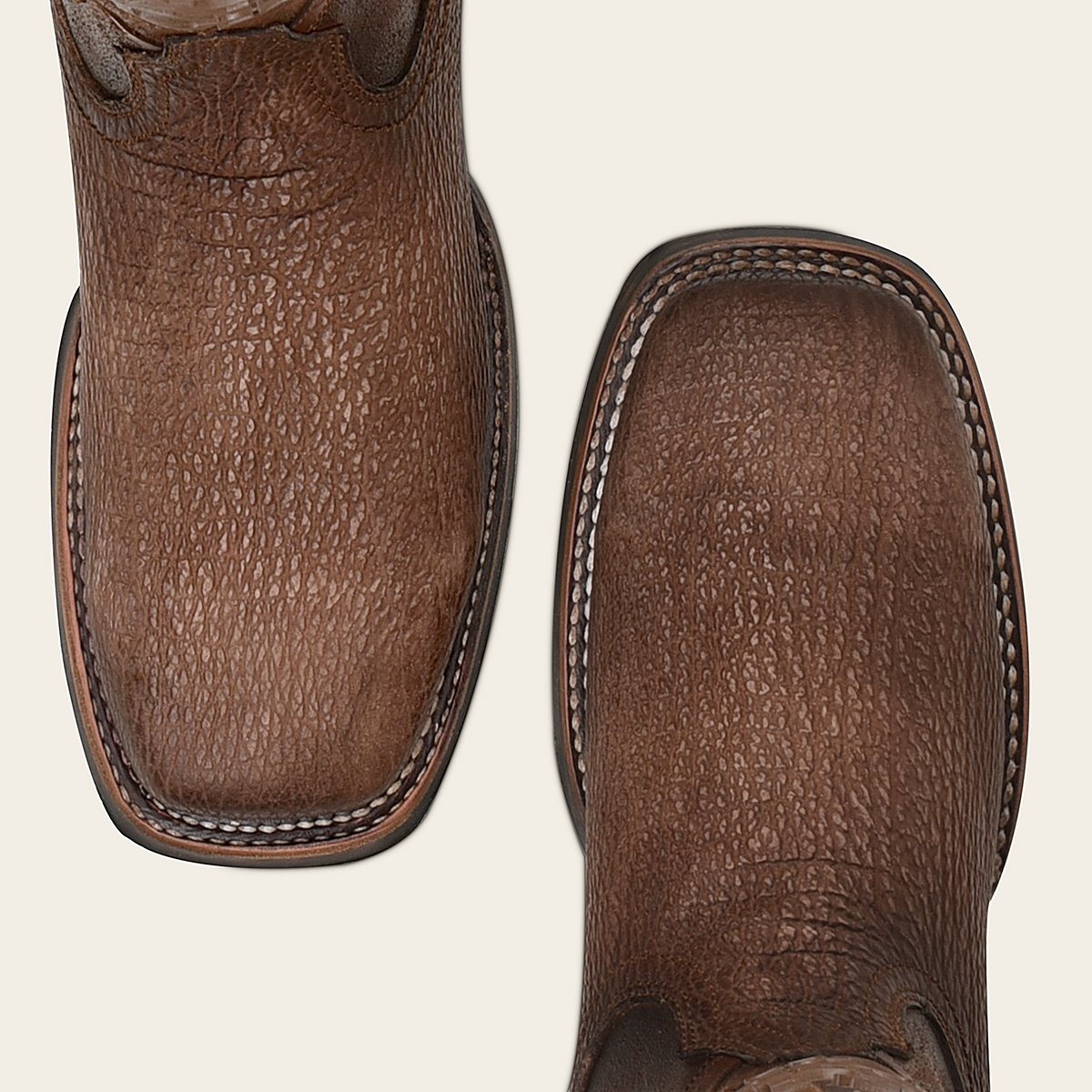 Bota rodeo en piel genuina de tiburón.