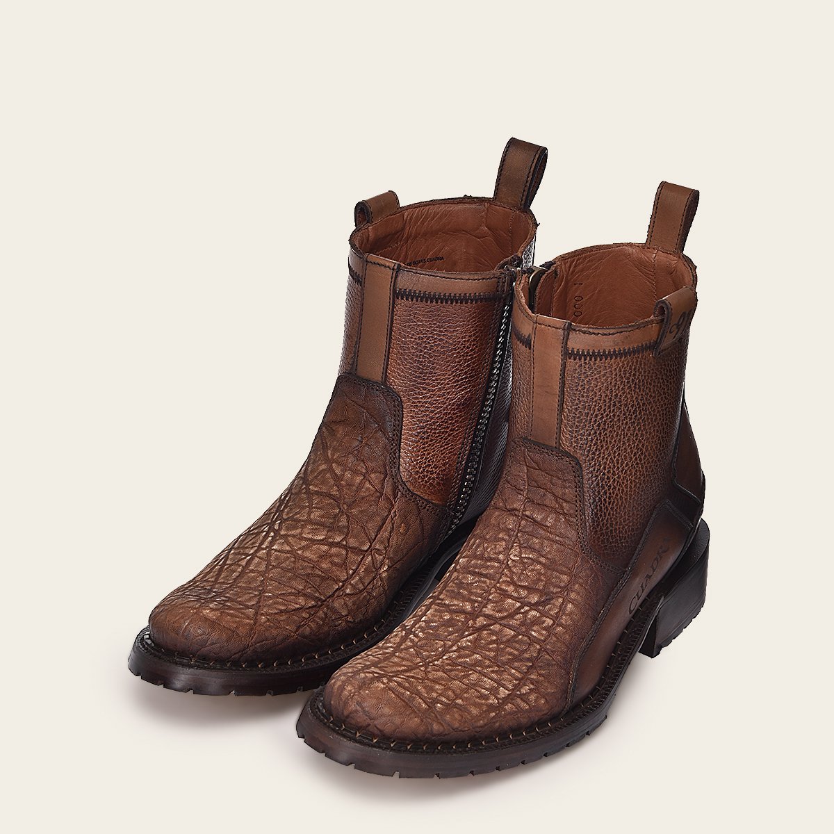 Botín en piel genuina de elefante.