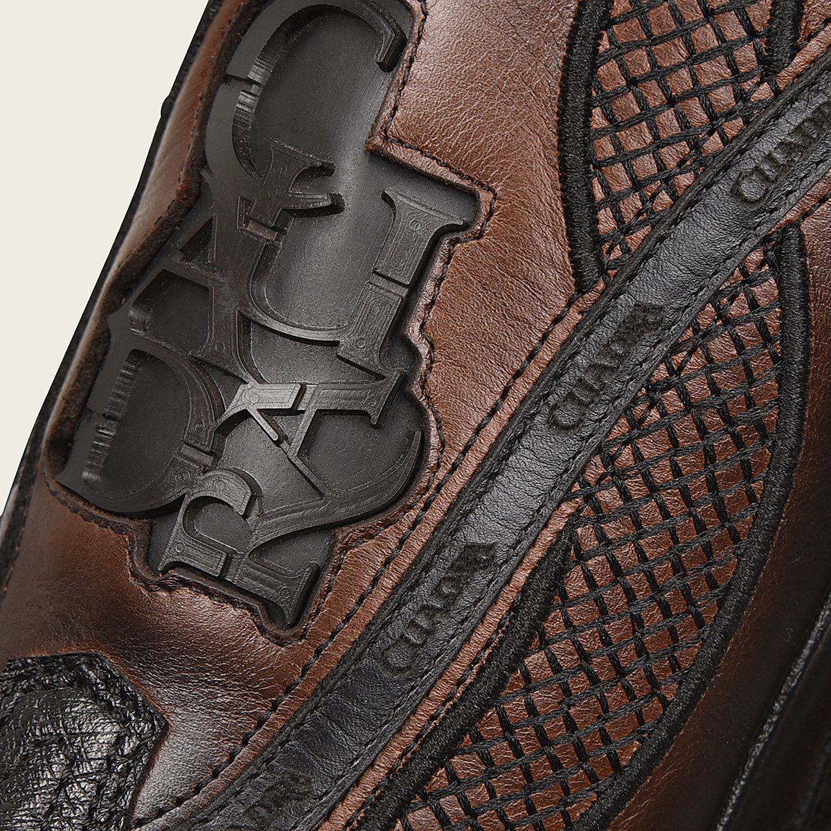 Bota rodeo en piel de panza de avestruz.