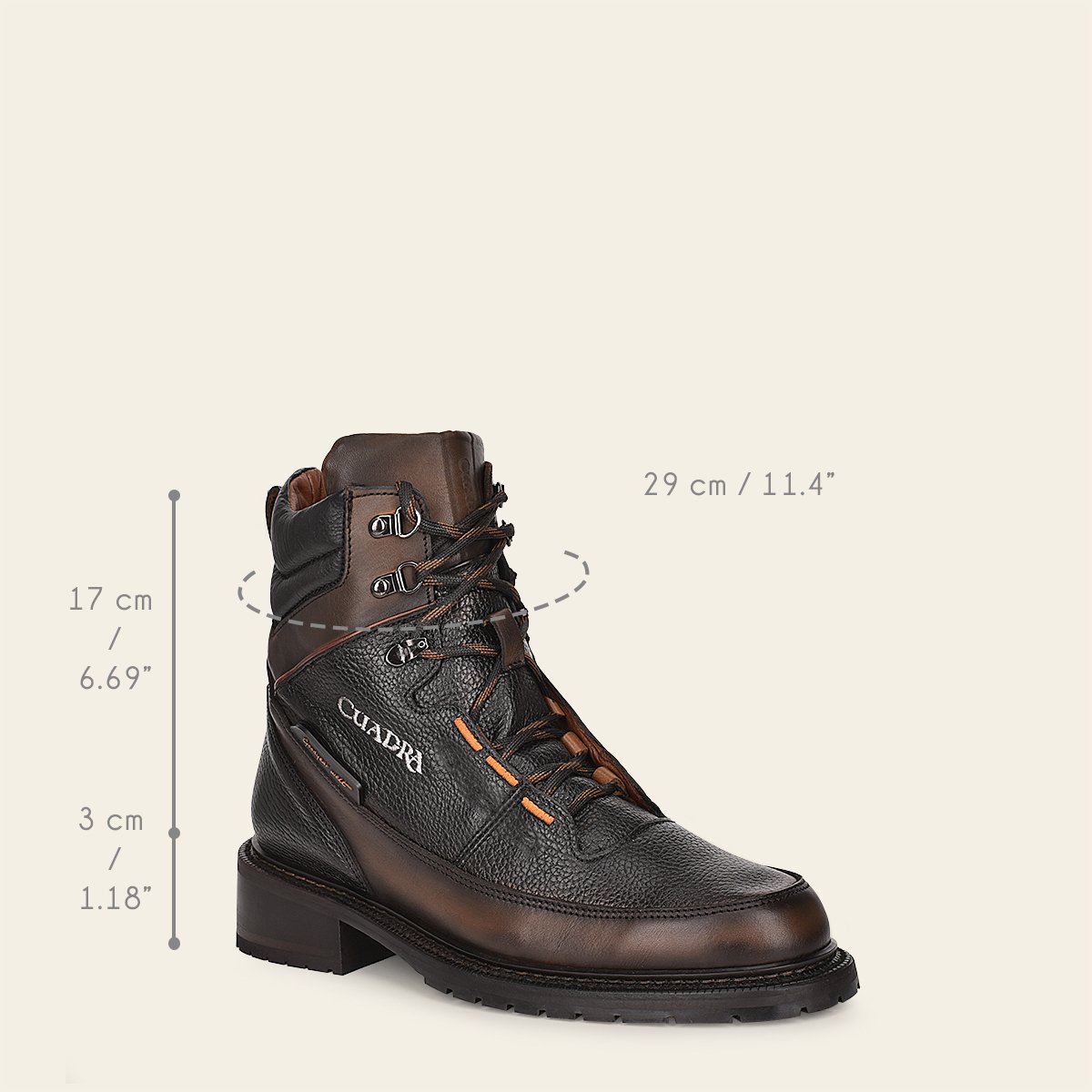 Botín urbano en piel genuina.