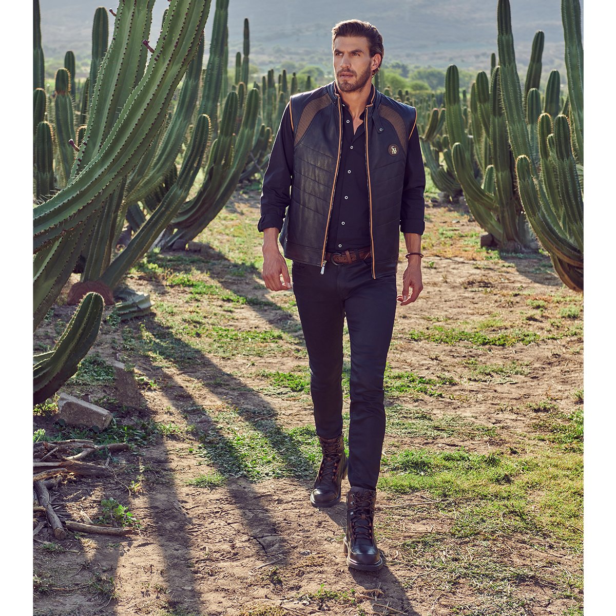 Botín urbano en piel genuina.