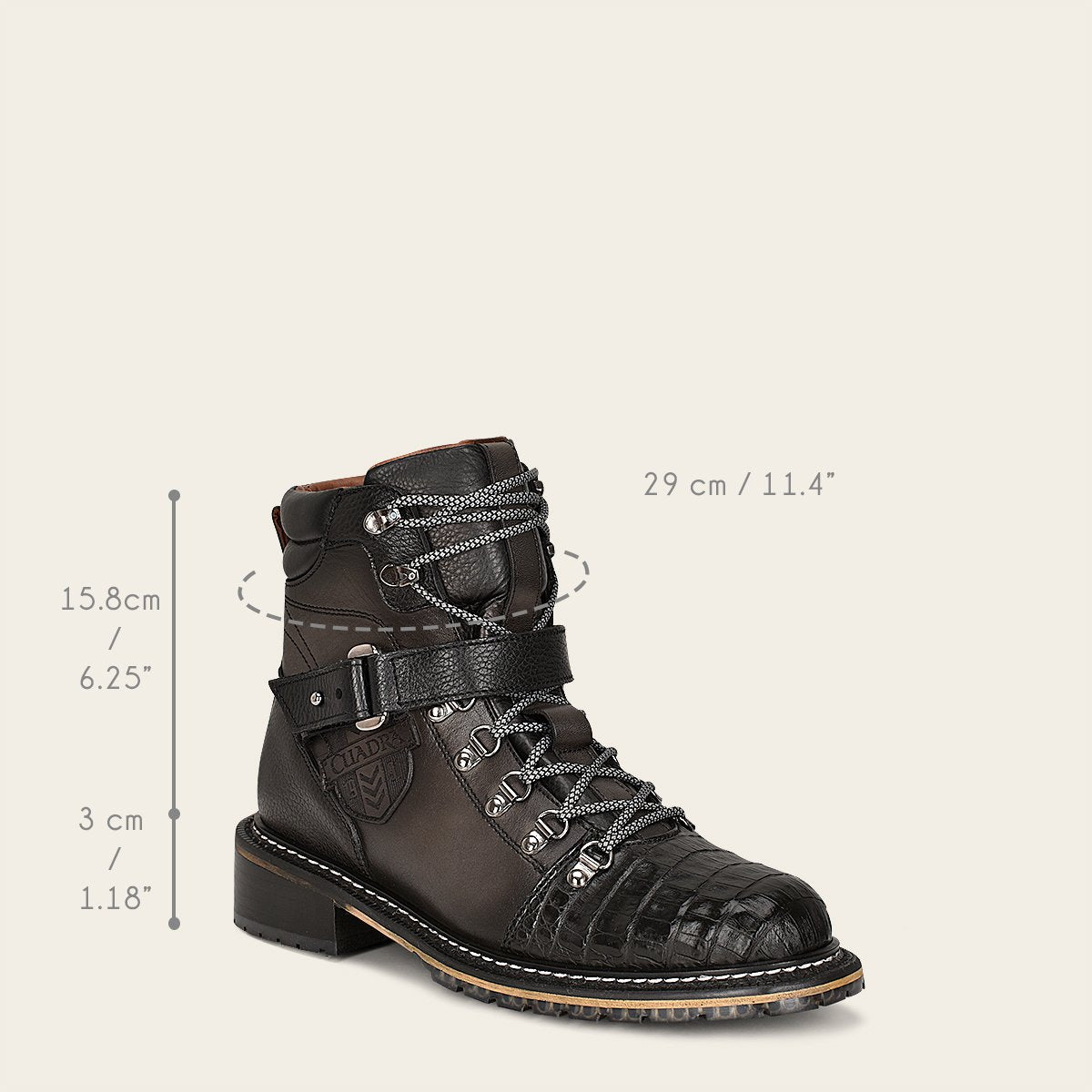 Botín urbano en piel de fuscus.