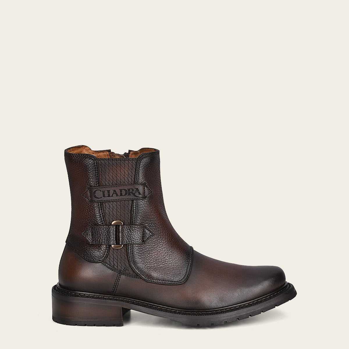 Botín para caballero en piel genuina.