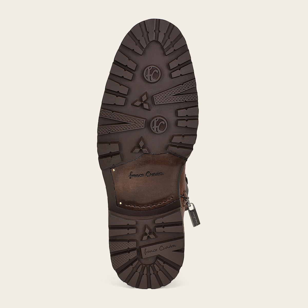 Botín para caballero en piel genuina.