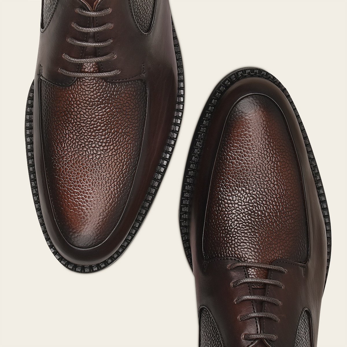 Zapato Derby de vestir en piel genuina.