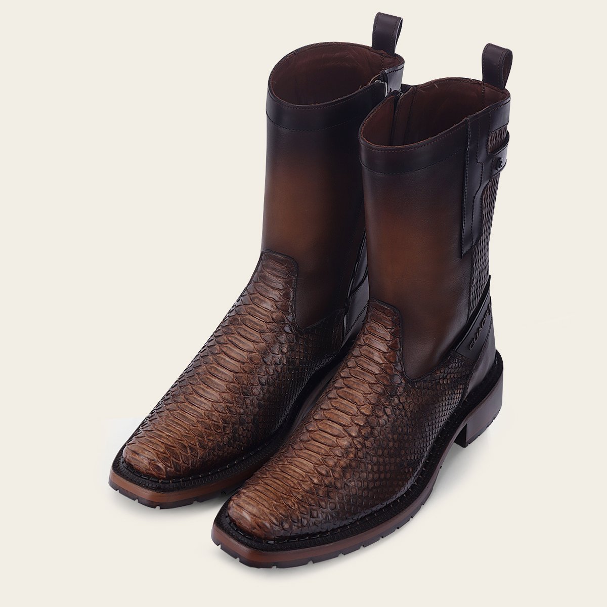 Bota en piel genuina de pitón.