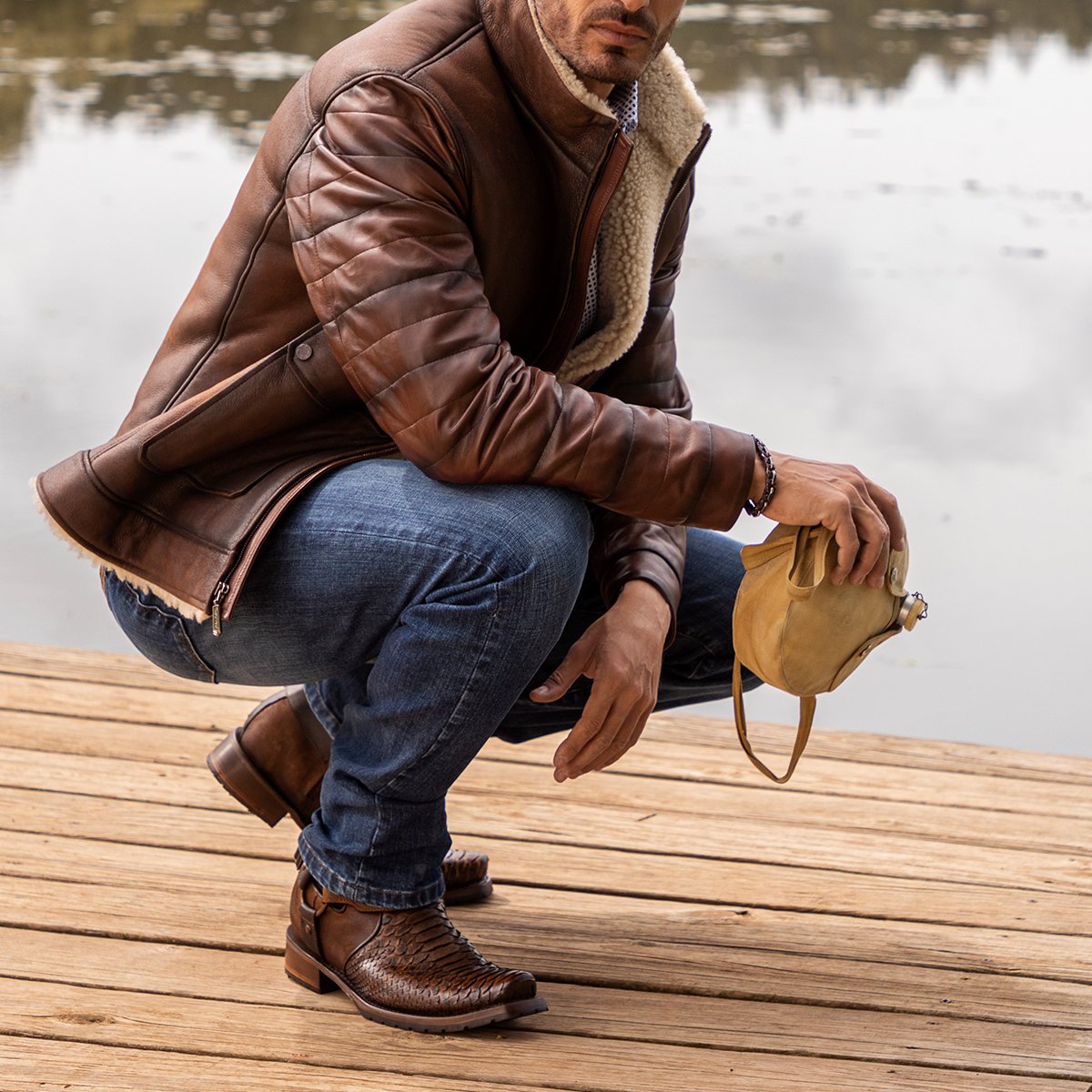 Botín urbano en piel de pitón .