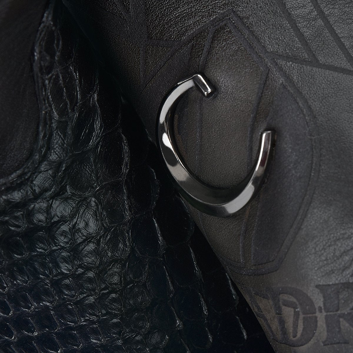 Bota vaquera en piel de pitón.