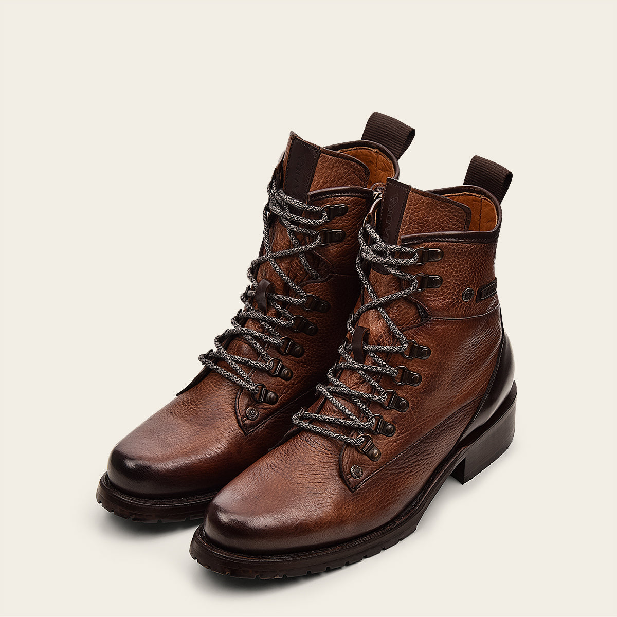 Botí­n en piel genuina de venado