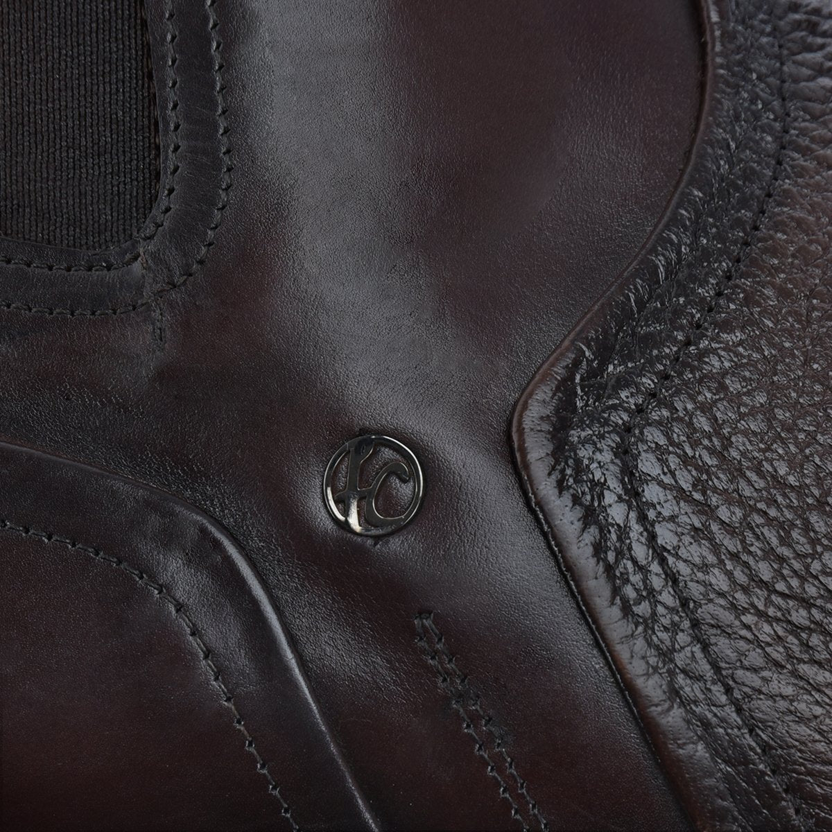 Botín de vestir en piel de venado.