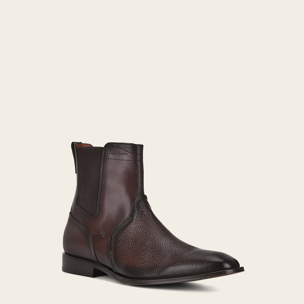 Botín de vestir en piel de venado.