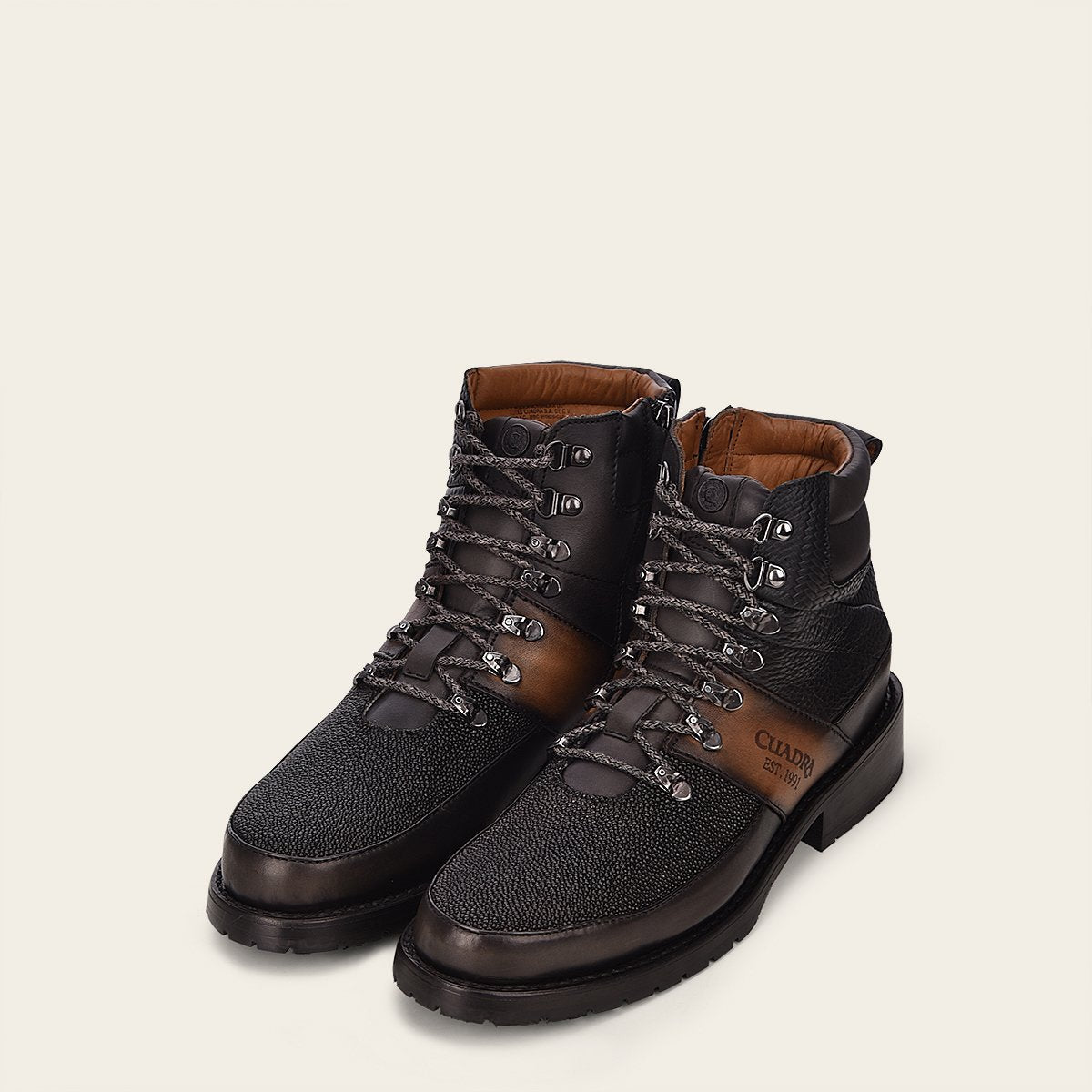 Botín urbano en piel genuina de mantarraya