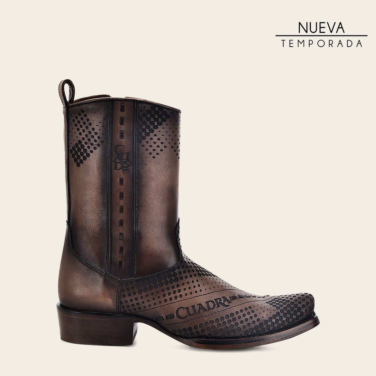 Bota para caballero en piel genuina.