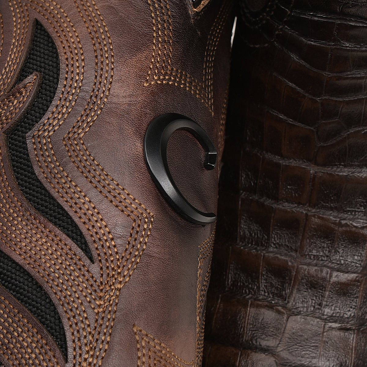 Bota vaquera en piel genuina de fuscus.