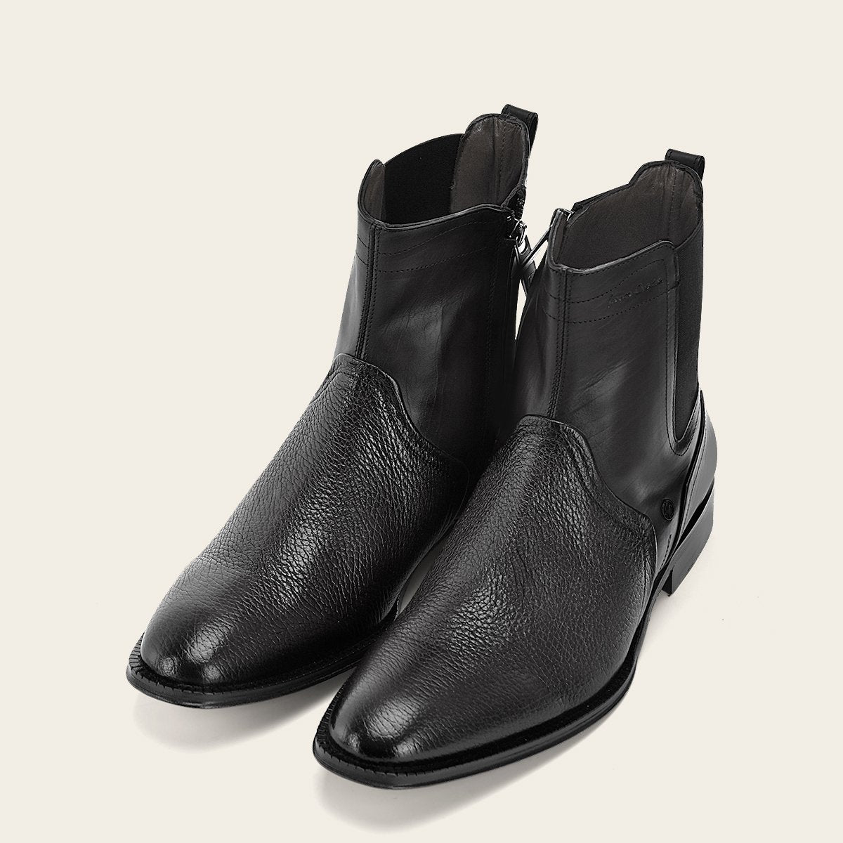 Botín de vestir en piel de venado.