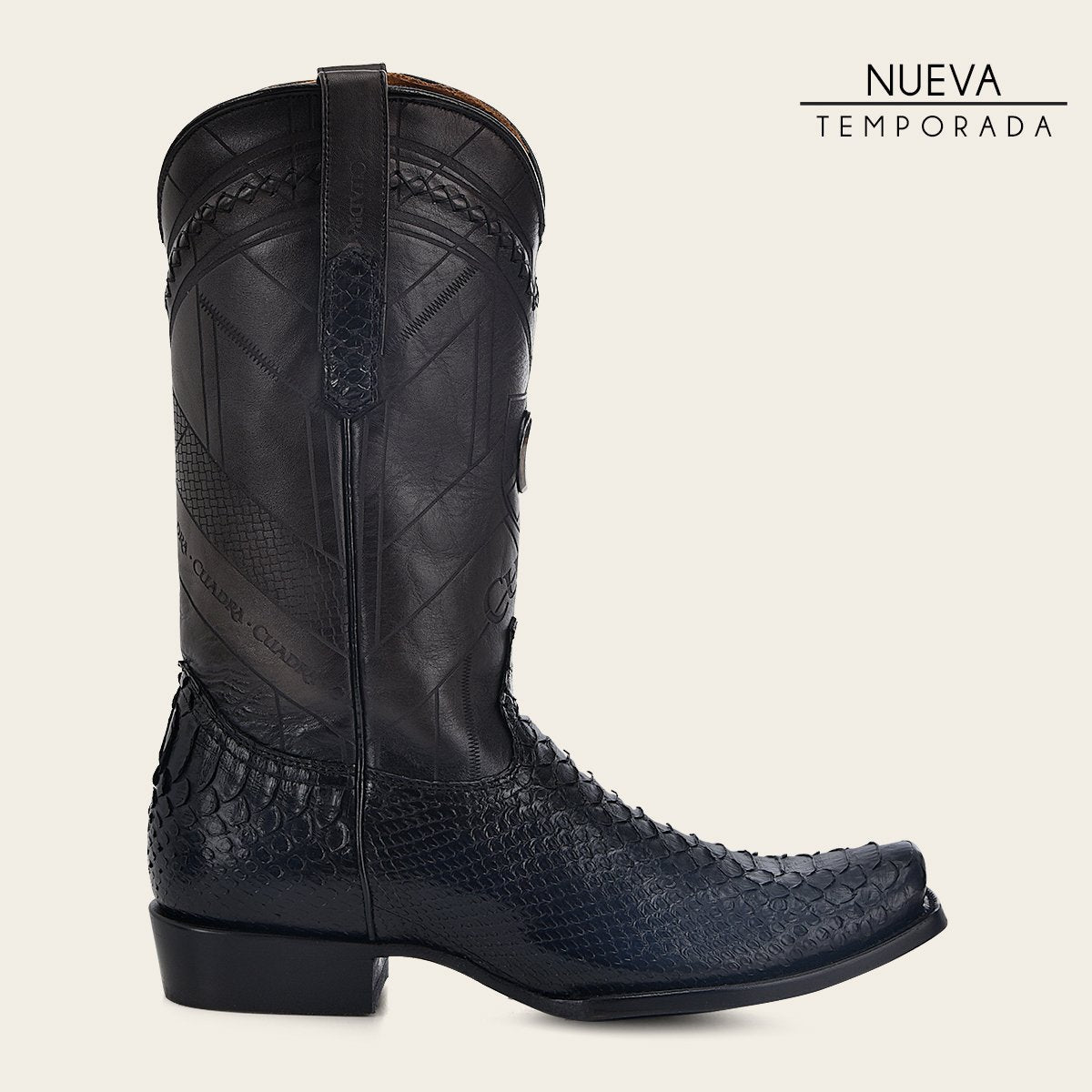 Bota vaquera en piel de pitón.