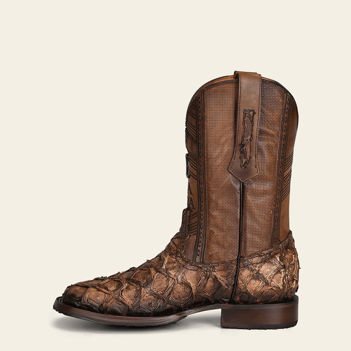 Bota rodeo en piel genuina de pirarucu.