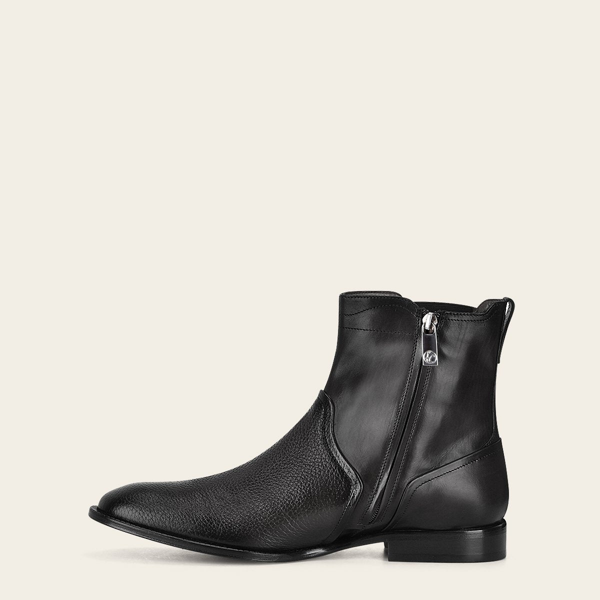 Botín de vestir en piel de venado.