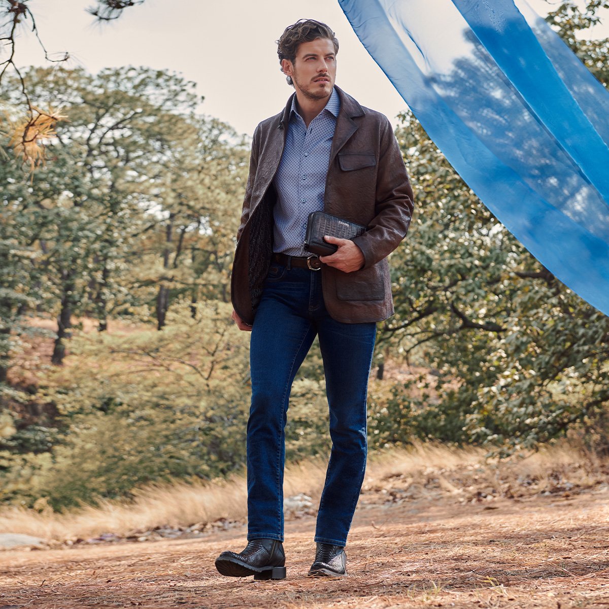 Botín urbano en piel genuina de pitón.