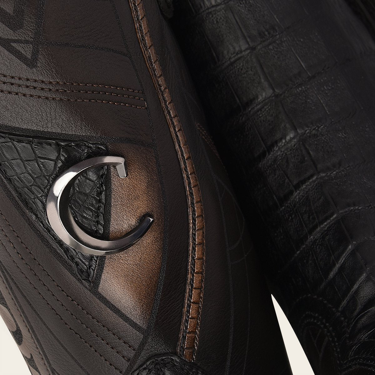 Bota vaquera en piel genuina de fuscus.