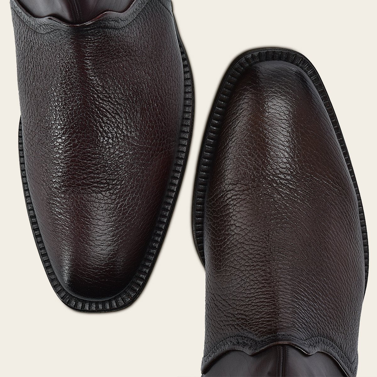 Botín de vestir en piel de venado.