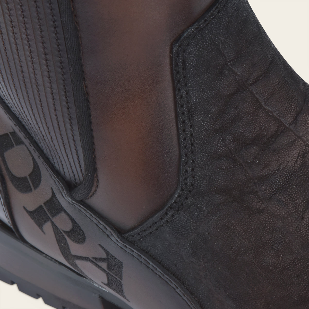 Bota en Piel Genuina de Elefante.