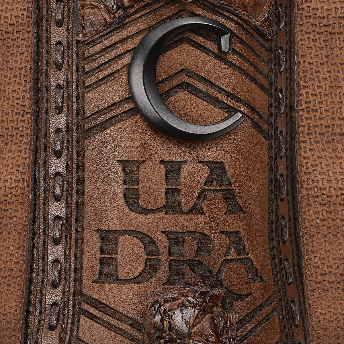 Bota rodeo en piel genuina de pirarucu.