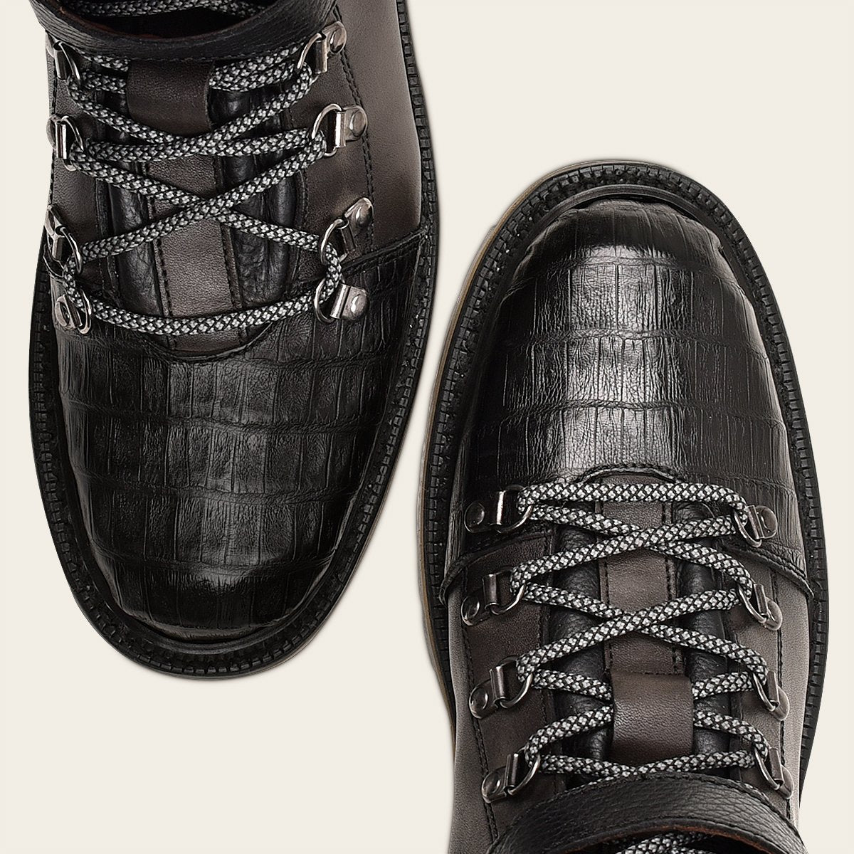 Botín urbano en piel de fuscus.