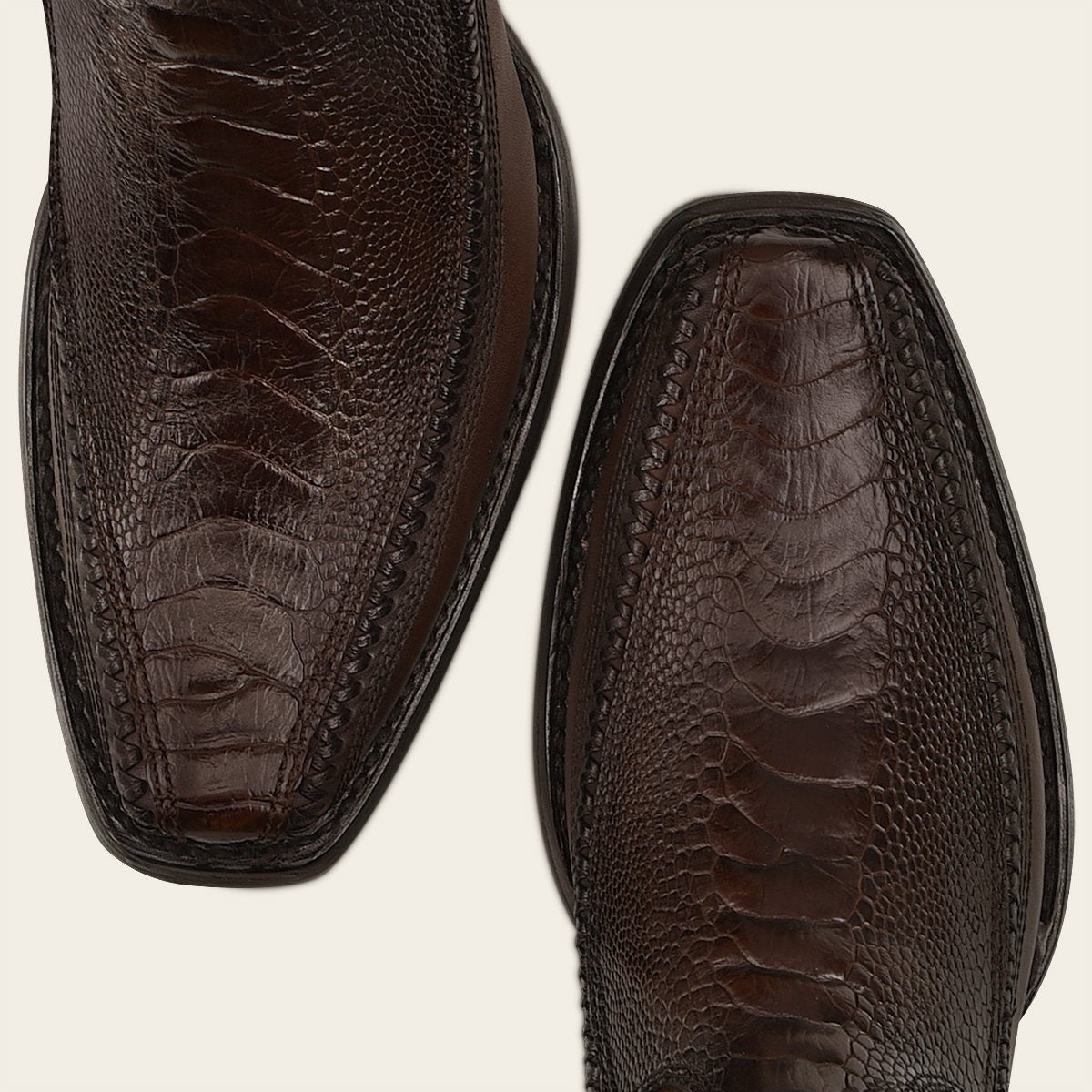 Bota en piel genuina de pata de avestruz.