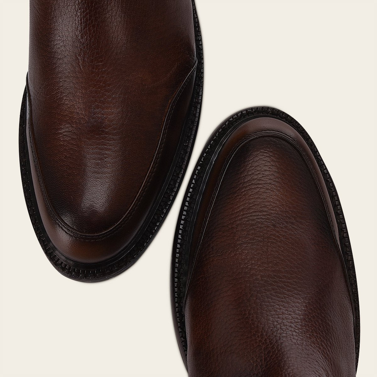 Botín en piel genuina de venado.