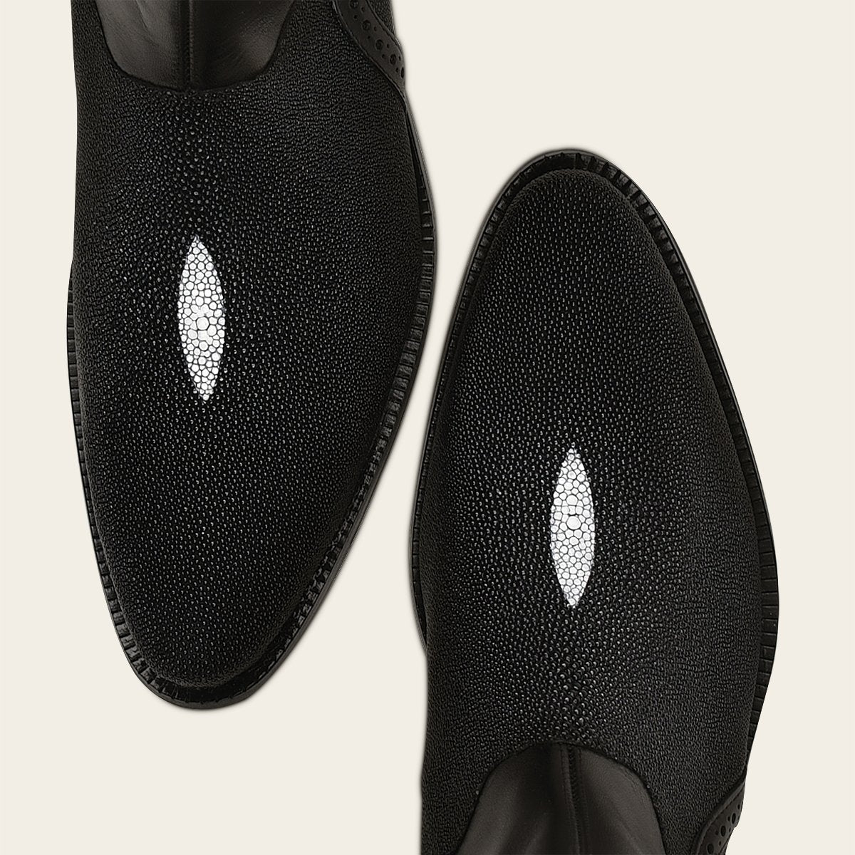 Bota de vestir en piel genuina de mantarraya .