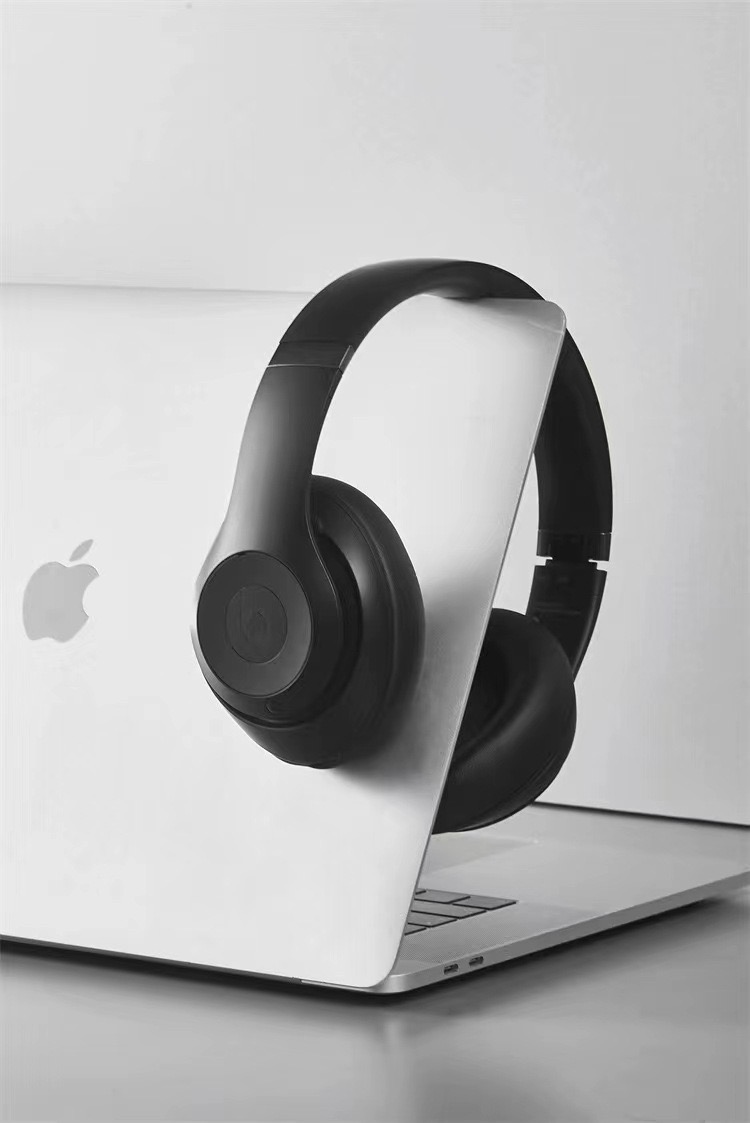 Beats Studio Pro Headworn Bluetooth earphones