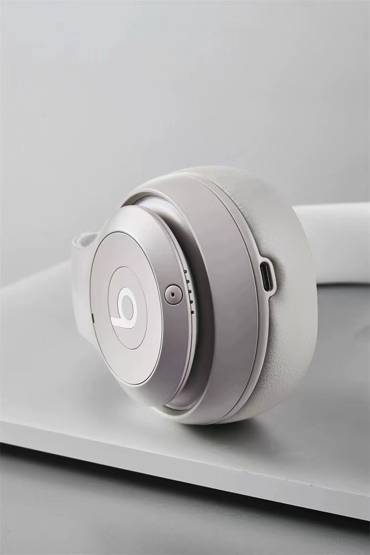 Beats Studio Pro Headworn Bluetooth earphones