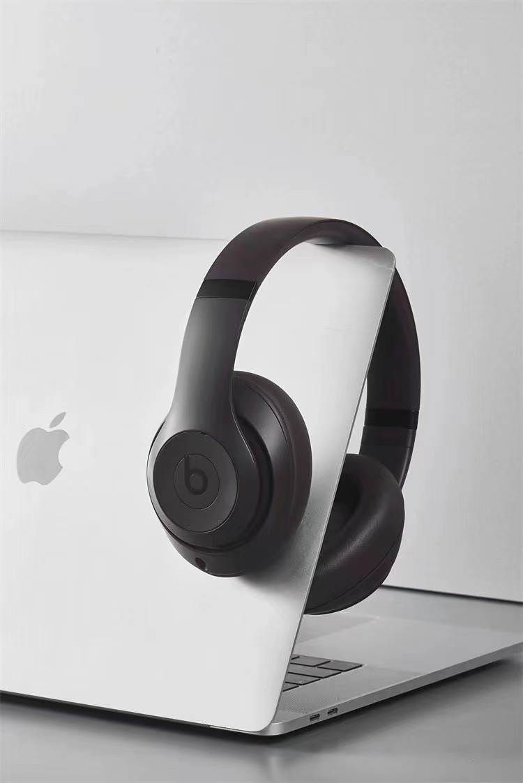 Beats Studio Pro Headworn Bluetooth earphones