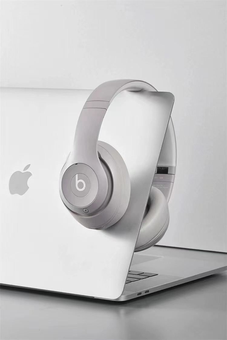 Beats Studio Pro Headworn Bluetooth earphones