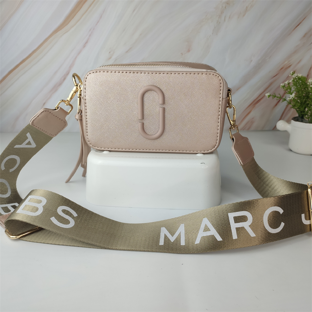 Marc Jacobs Camera Bag 18cm stylish crossbody bag