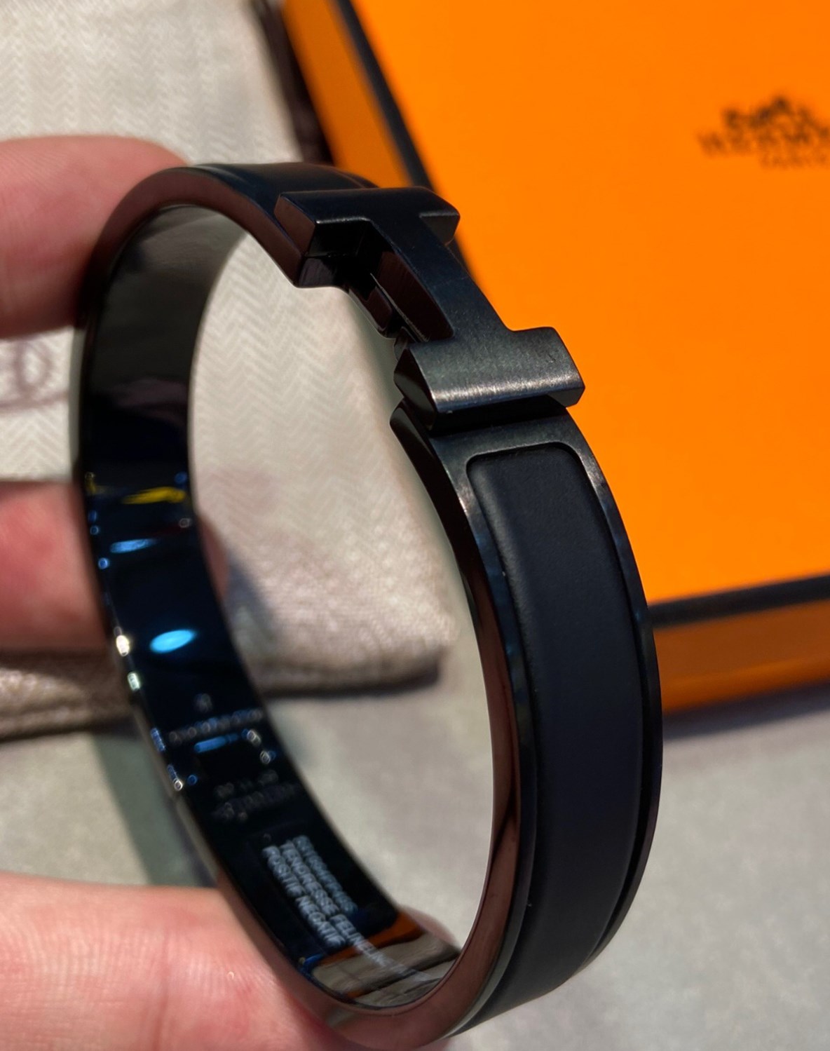 Hermès High-End Black Knight Bracelet