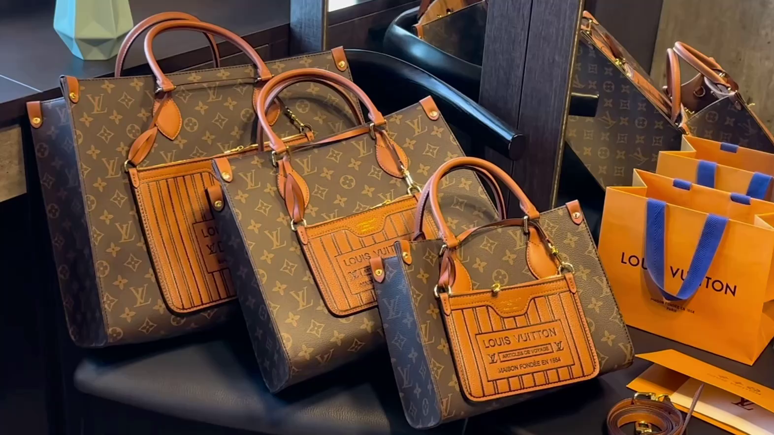 LV 24 By the pool onthego bag