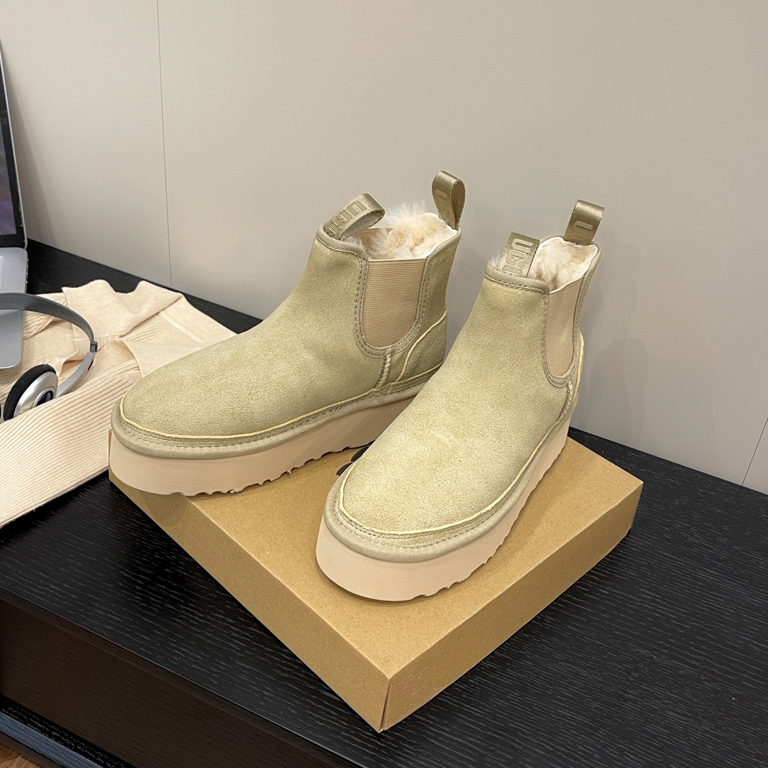 UGG Chelsea 3cm Thick soled snow boots