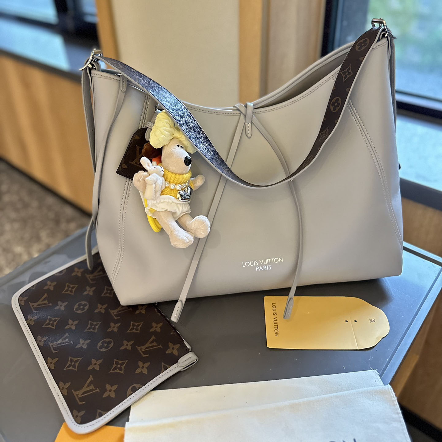 LV Classic new Louis Vuitton Grey Carry all