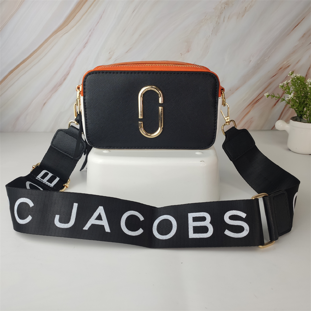 Marc Jacobs Camera Bag 18cm stylish crossbody bag