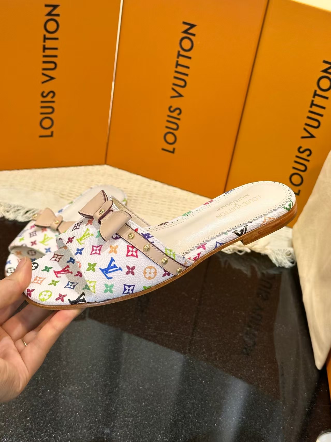 LV high quality original 1:1 slippers