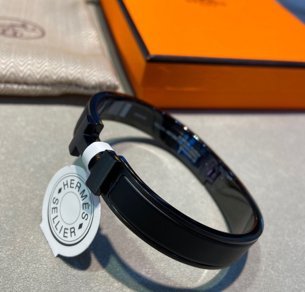 Hermès High-End Black Knight Bracelet