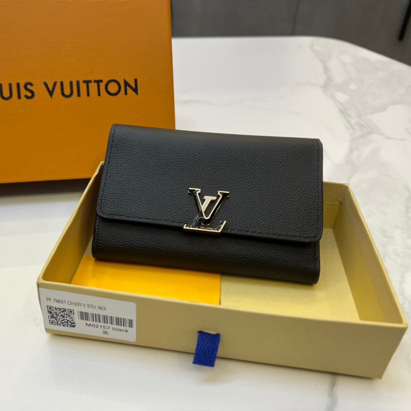 LV Taurillon Capucines wallet