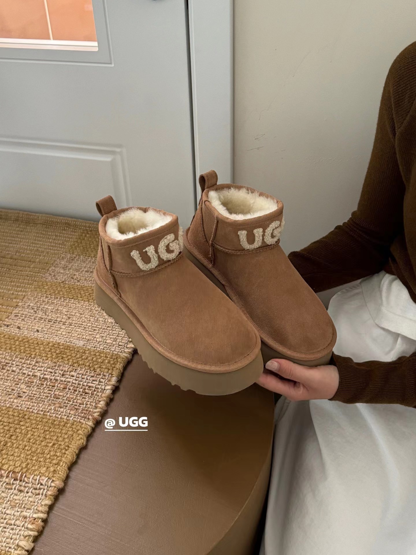 High Quality UGG Kardash Mini Platform Boots