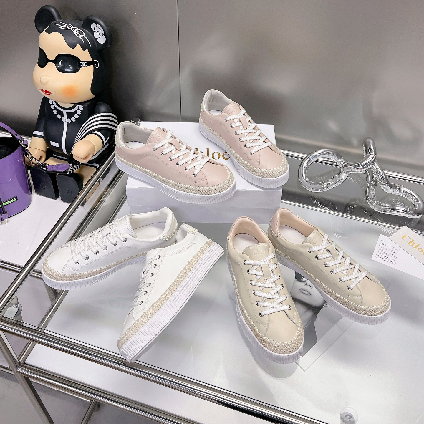 Chloe nama Low cut Thick soled sports shoes