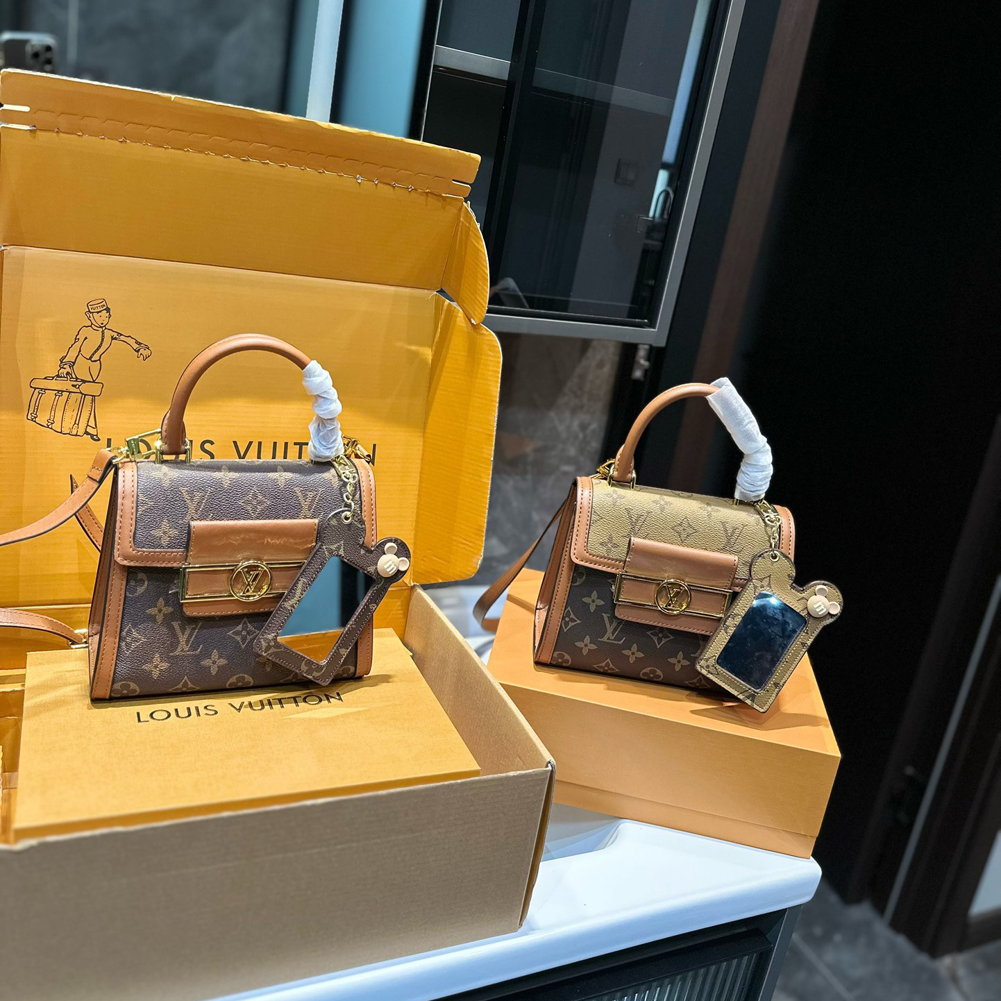 LV Dauphine Pochette Metis bag