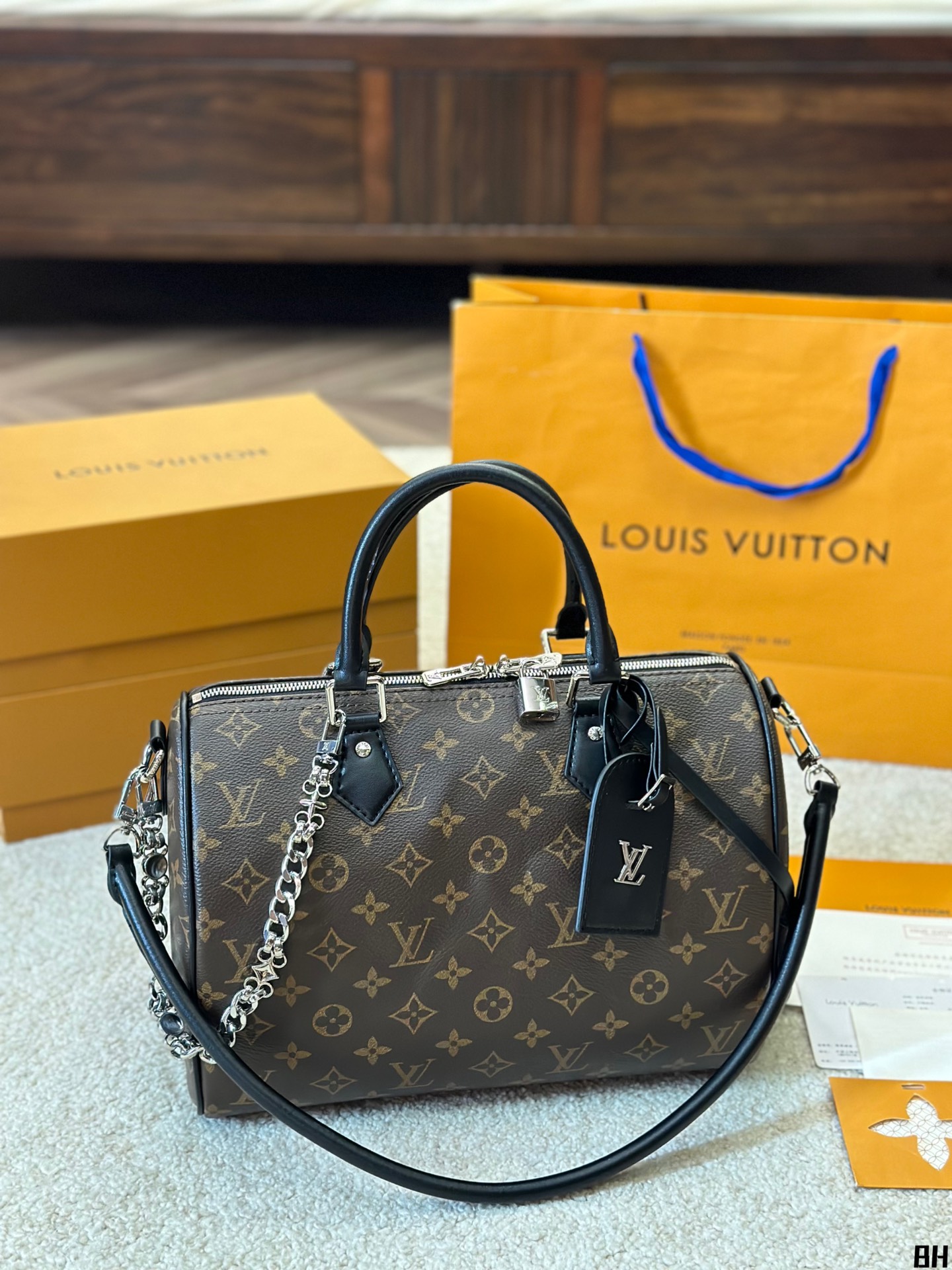 High-quality LV speedy nano shoulder bag