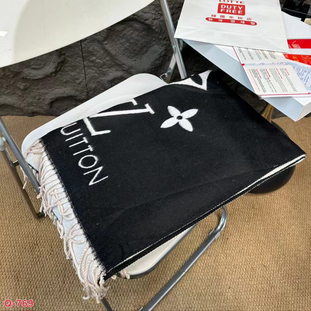 Louis Vuitton LV Unisex Reykjavik Scarf
