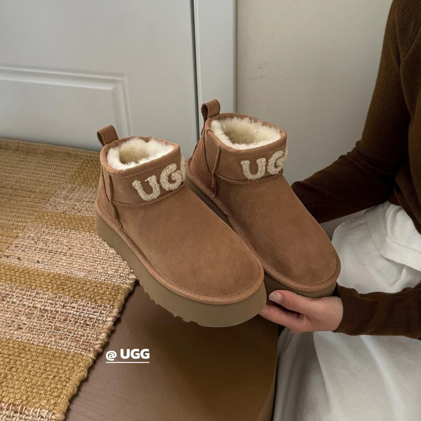 High Quality UGG Kardash Mini Platform Boots